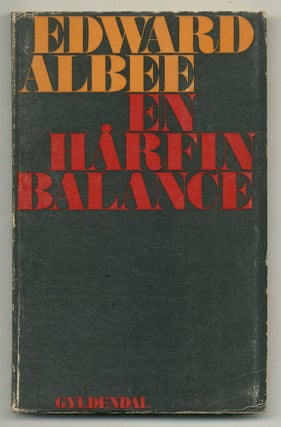 Item #505775 En Hårfin Balance [A Delicate Balance]. Edward ALBEE