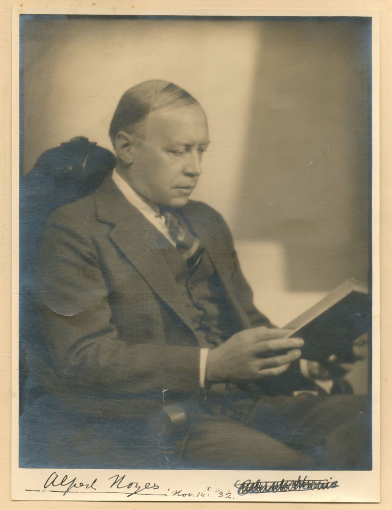 Signed Photograph of author Alfred Noyes. Alfred NOYES.