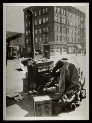Item #629125 [Wire Photo]: hot sweet potatoe dealer in NYC. NYC Street Scenes